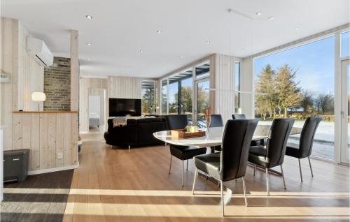 Beach Front Home In Spøttrup — Skive — photo 5