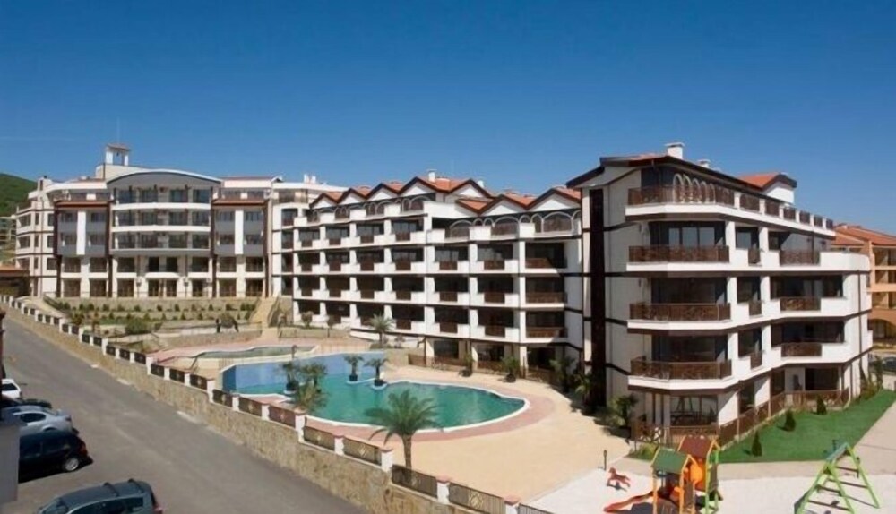 Royal Palm 84 Studio Sveti Vlas — 4-Star Luxury Hotel in Sveti Vlas, Bulgaria