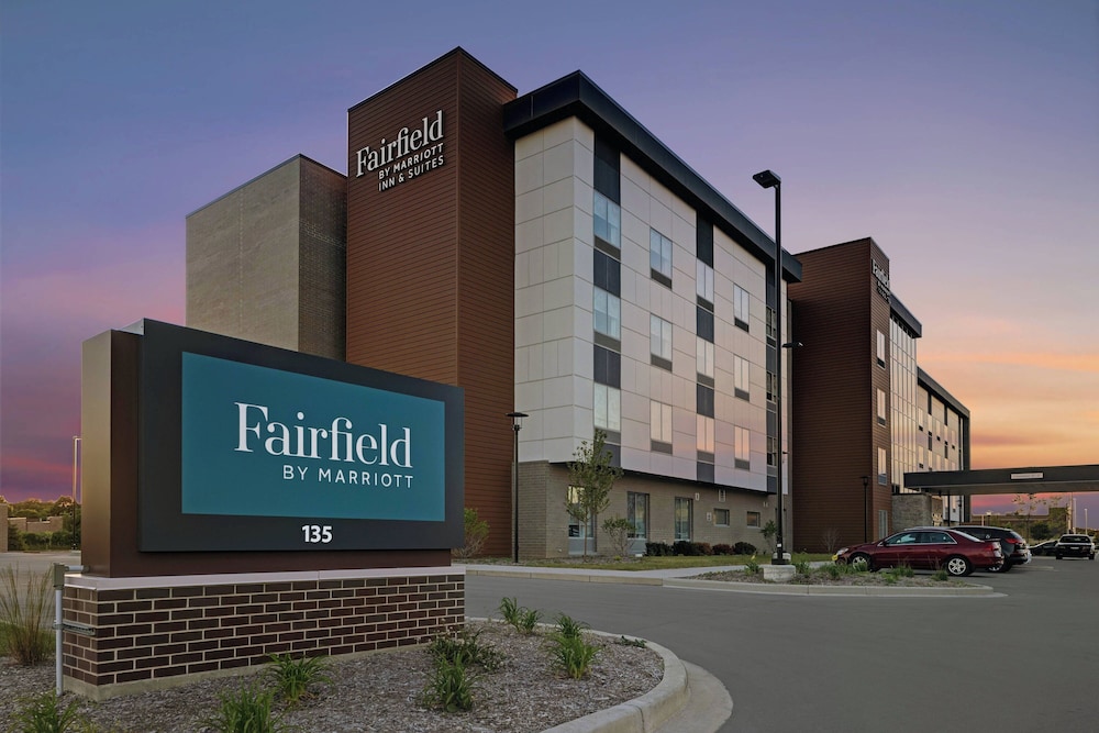 Fairfield Inn & Suites by Marriott Milwaukee Brookfield - carbon neutral hotel in Brookfield