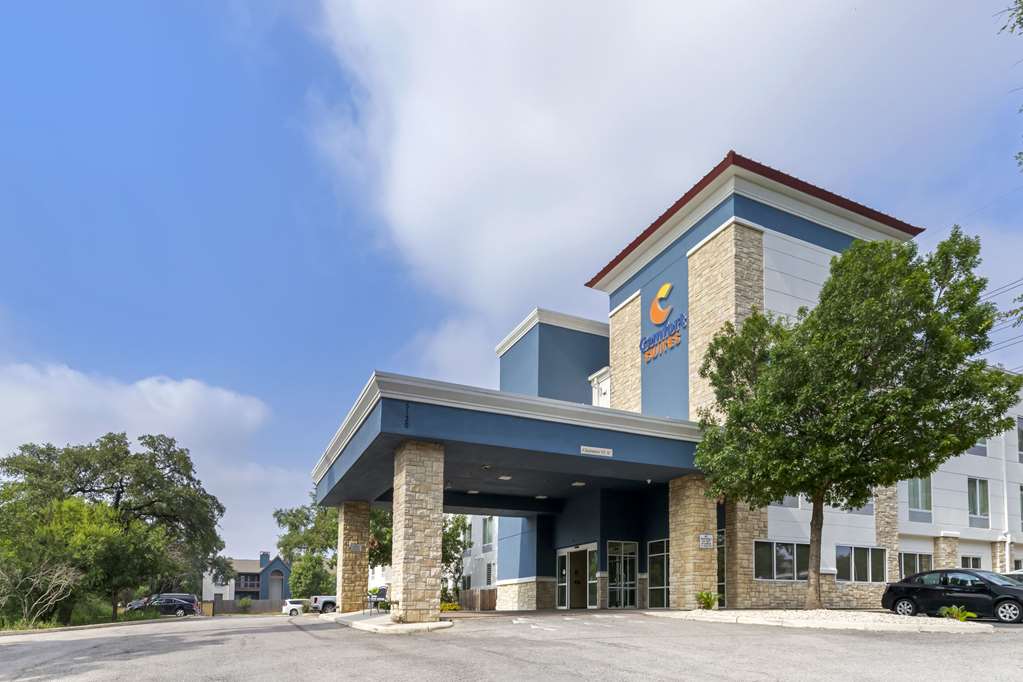 Comfort Suites Medical Center near Six Flags - photo 5