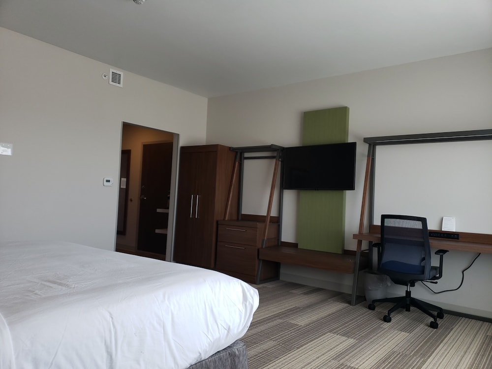 Holiday Inn Express & Suites Brigham City North Utah by IHG - photo 14