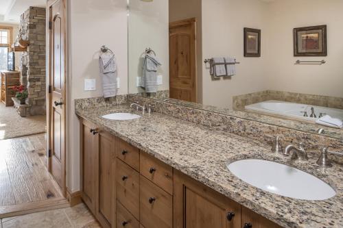 The Lodges at Elkhorn Creek Unit 1302 - photo 12