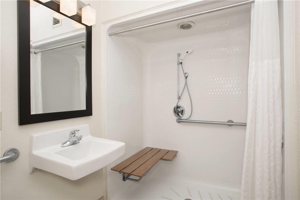 AmericInn by Wyndham Mount Pleasant - photo 12