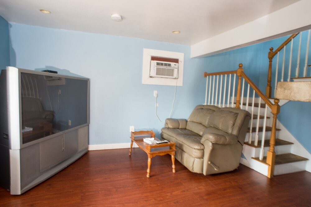 Nautical Motel and Suites - photo 60