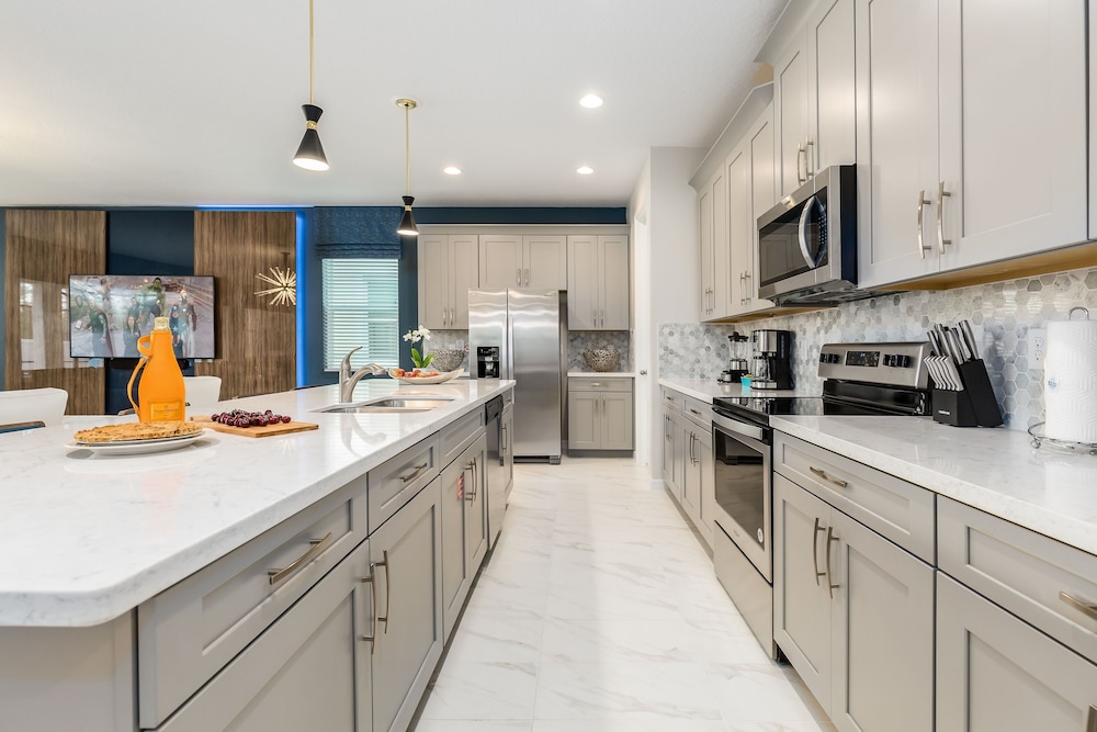 Solara Resort Luxury 9 Bedroom Homes - photo 109
