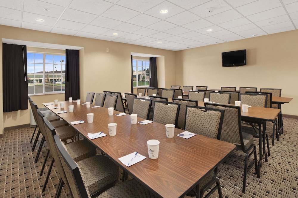 Microtel Inn And Suites Sayre PA - photo 31