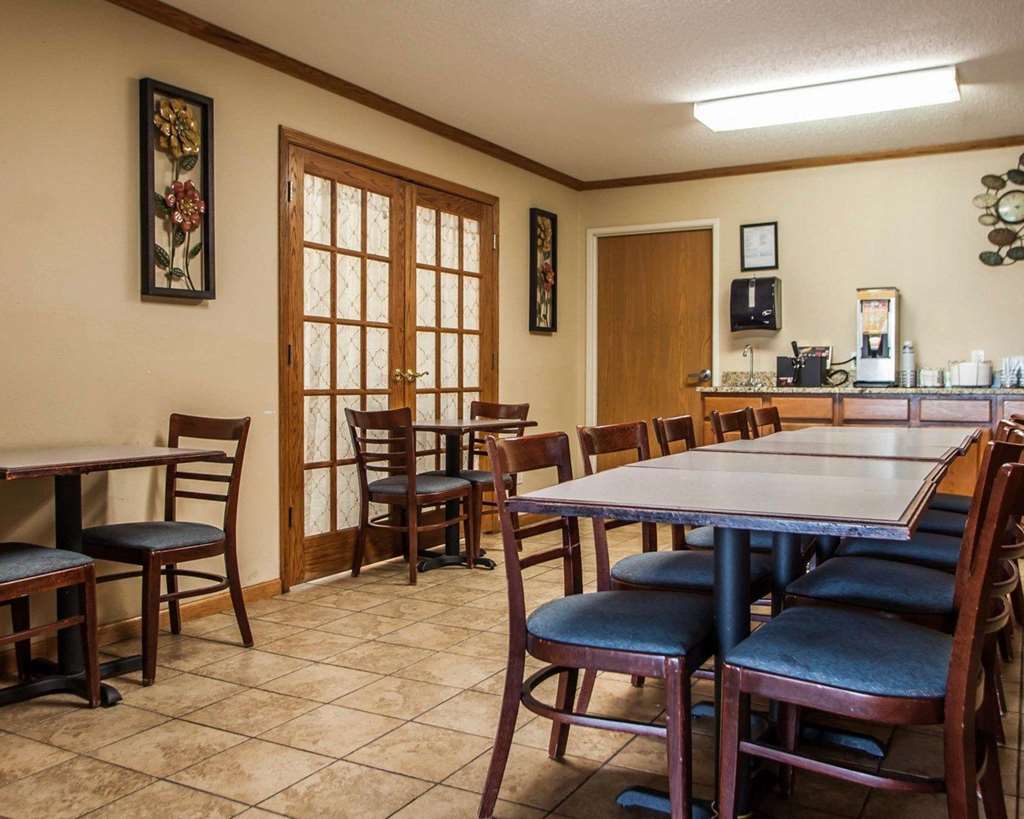 Quality Inn & Suites Eldridge Davenport North - photo 40