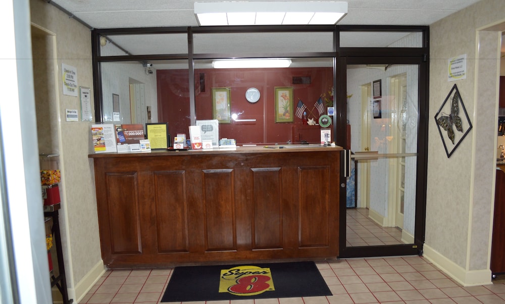 Super 8 by Wyndham Tifton - photo 3