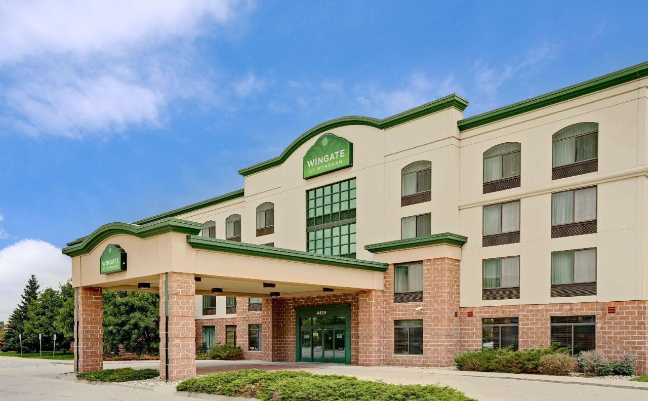 Wingate By Wyndham Fargo — Fargo