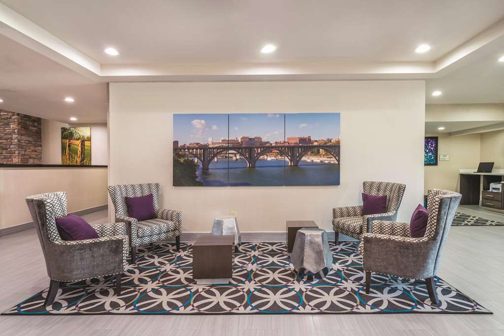 La Quinta Inn & Suites by Wyndham Loudon — hotel in Loudon