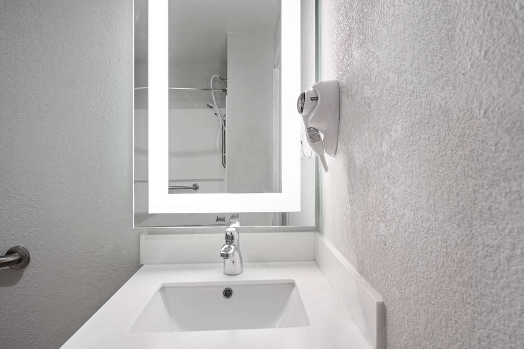 Microtel Inn & Suites by Wyndham Houma - photo 27