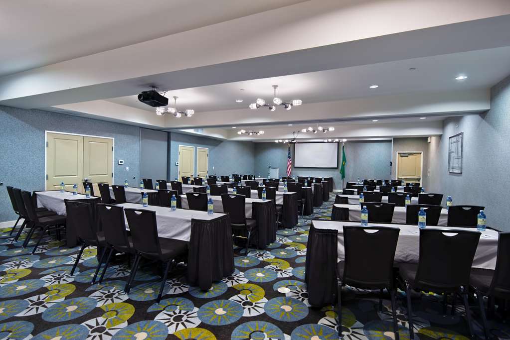 Oxford Suites Silverdale - photo 23