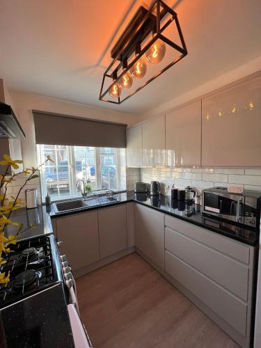 Stylish 3 Bed Semi in Windsor in Windsor, United Kingdom