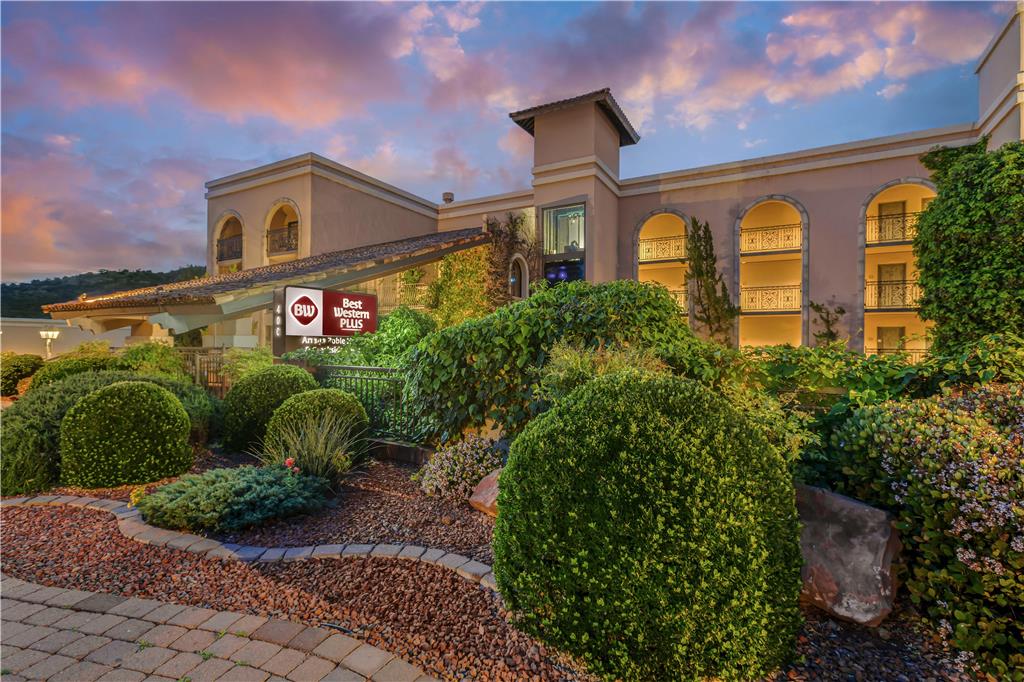 Best Western Plus Arroyo Roble Hotel & Creekside Villas - photo 2