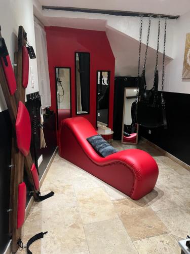 Osez Le Fruit Defendu Loveroom Carpentras in Carpentras, France