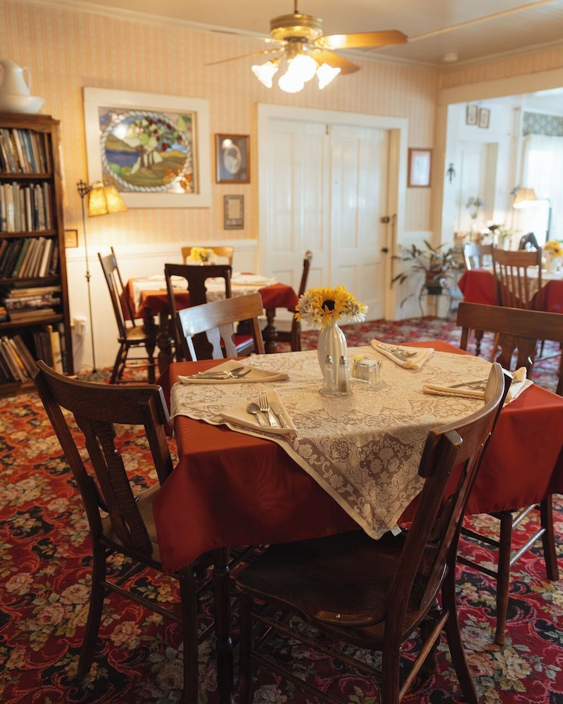 Julian Gold Rush Hotel - photo 27