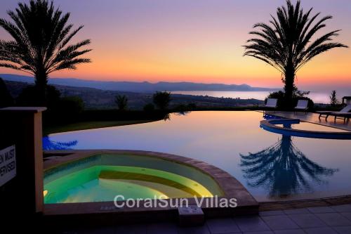 ELITE Amazing Villa with Heated Pool by Coral Sun Villas