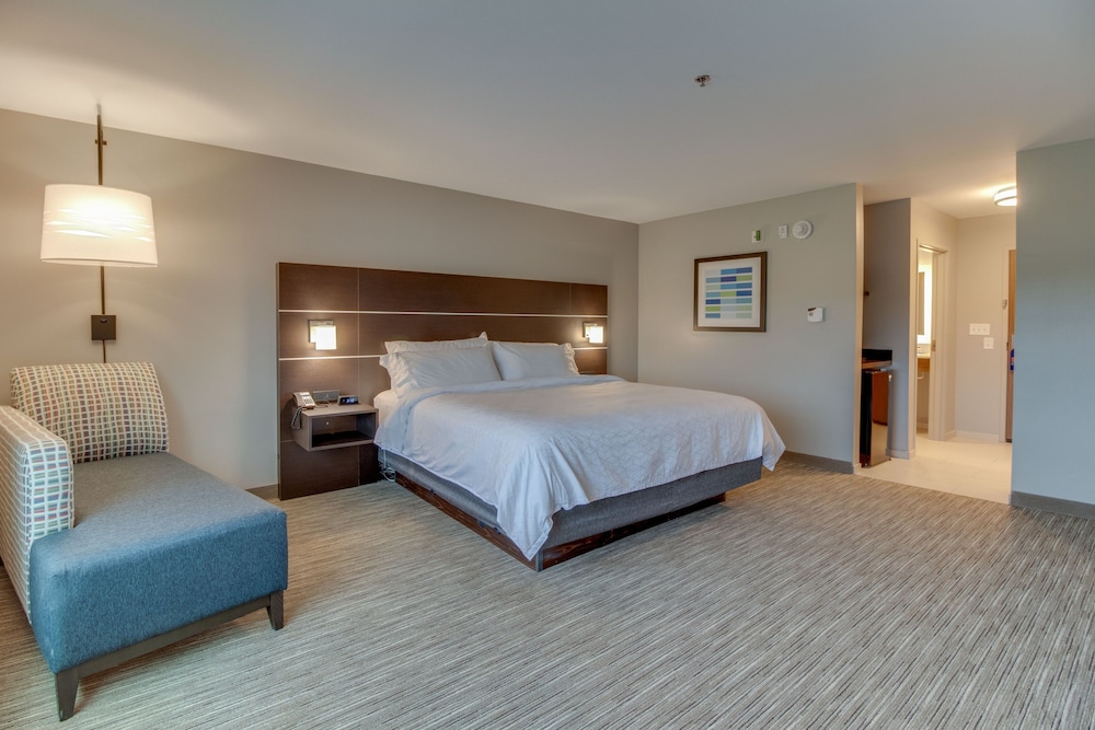 Holiday Inn Express & Suites Union City by IHG - photo 11