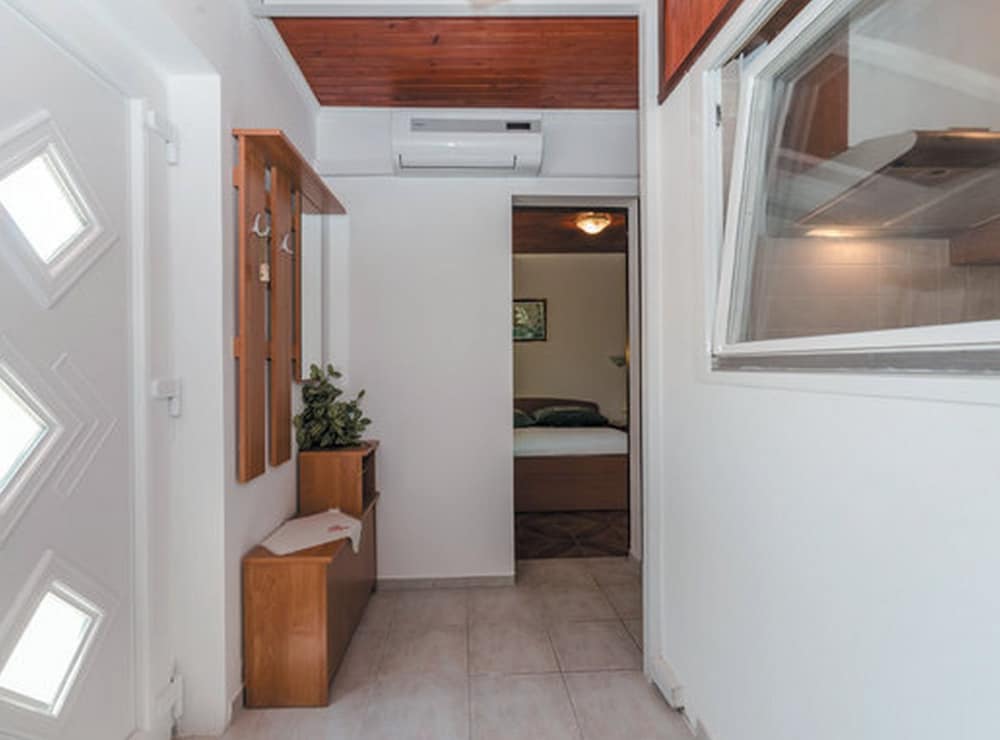 Apartment Dunja — 4-Star Luxury Hotel in Povljana, Croatia