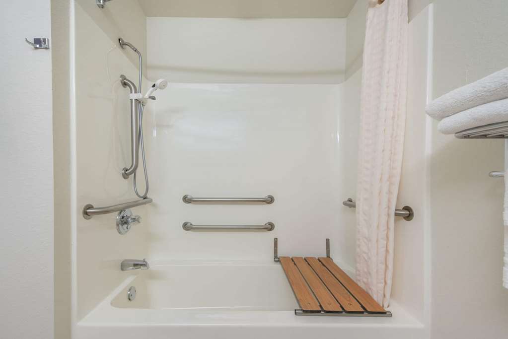 Microtel Inn & Suites by Wyndham Altus - photo 6