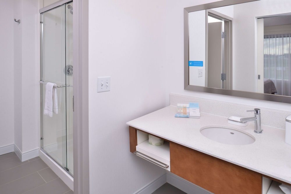 Hampton Inn & Suites Ames - photo 28