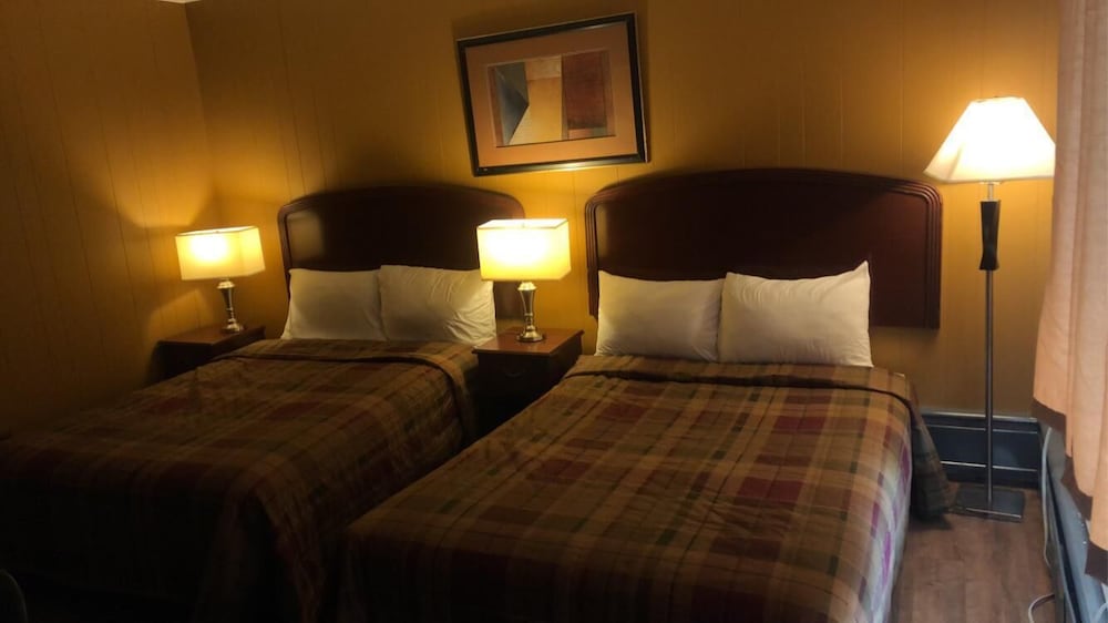 Moose Motel — Cochrane