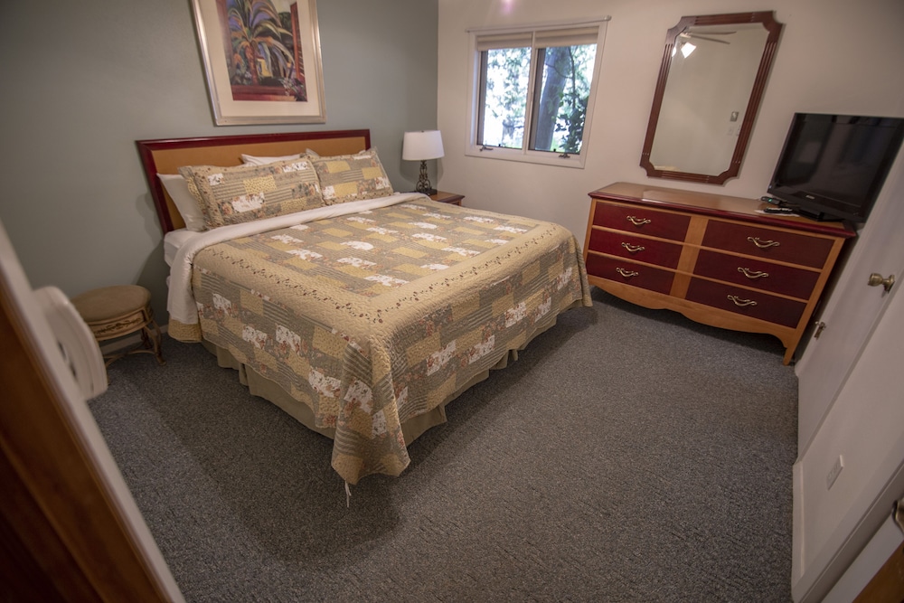 Coachlite Inn - photo 19