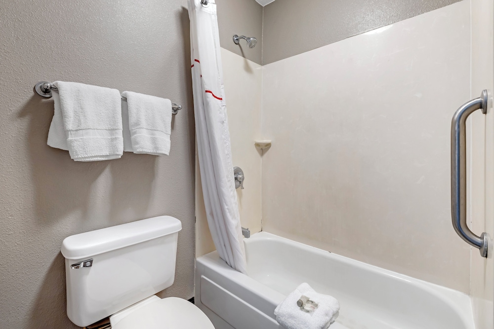 Red Roof Inn Parsippany - photo 25