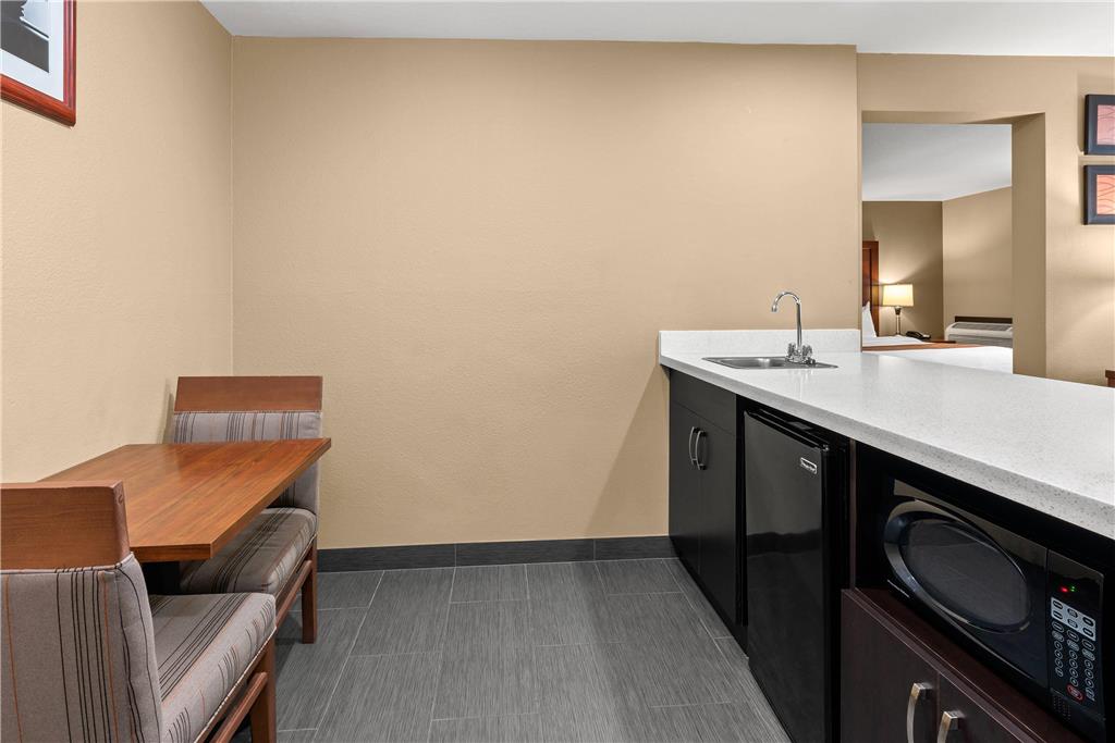 Comfort Inn & Suites Beaverton Portland West - photo 18