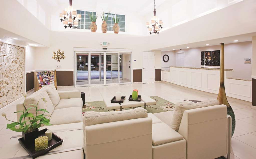La Quinta Inn & Suites by Wyndham Fowler - photo 13