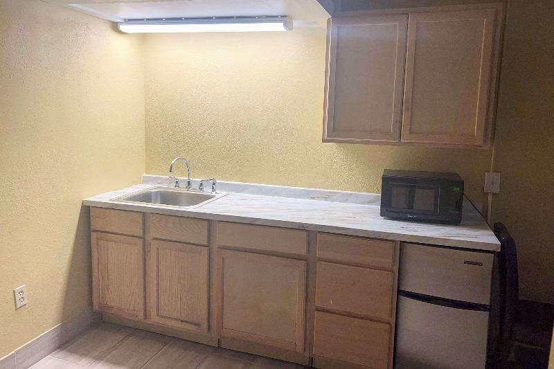 Days Inn by Wyndham Muskegon - photo 16