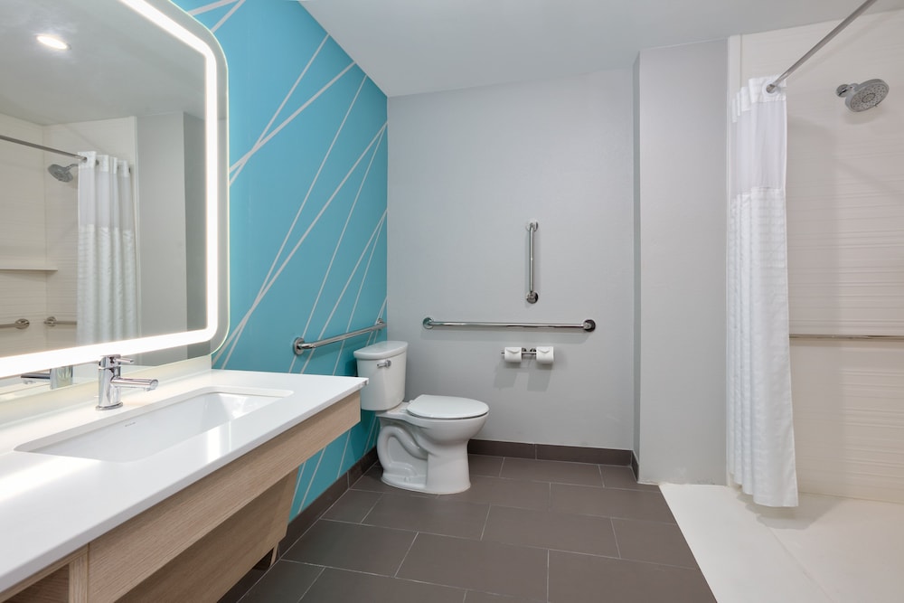 avid hotel Austin Tech Ridge by IHG - photo 16