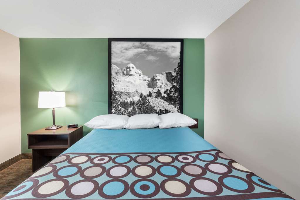 Super 8 by Wyndham Pierre SD - photo 10