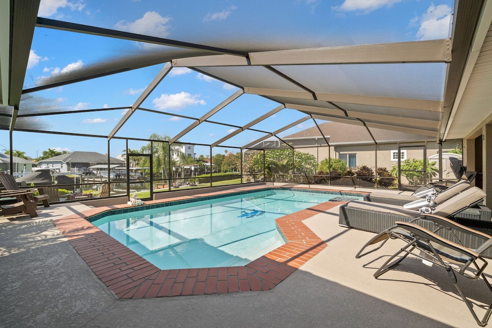 New Surfside Beach House Heated Pool Boat Dock 20101833 — Apollo Beach