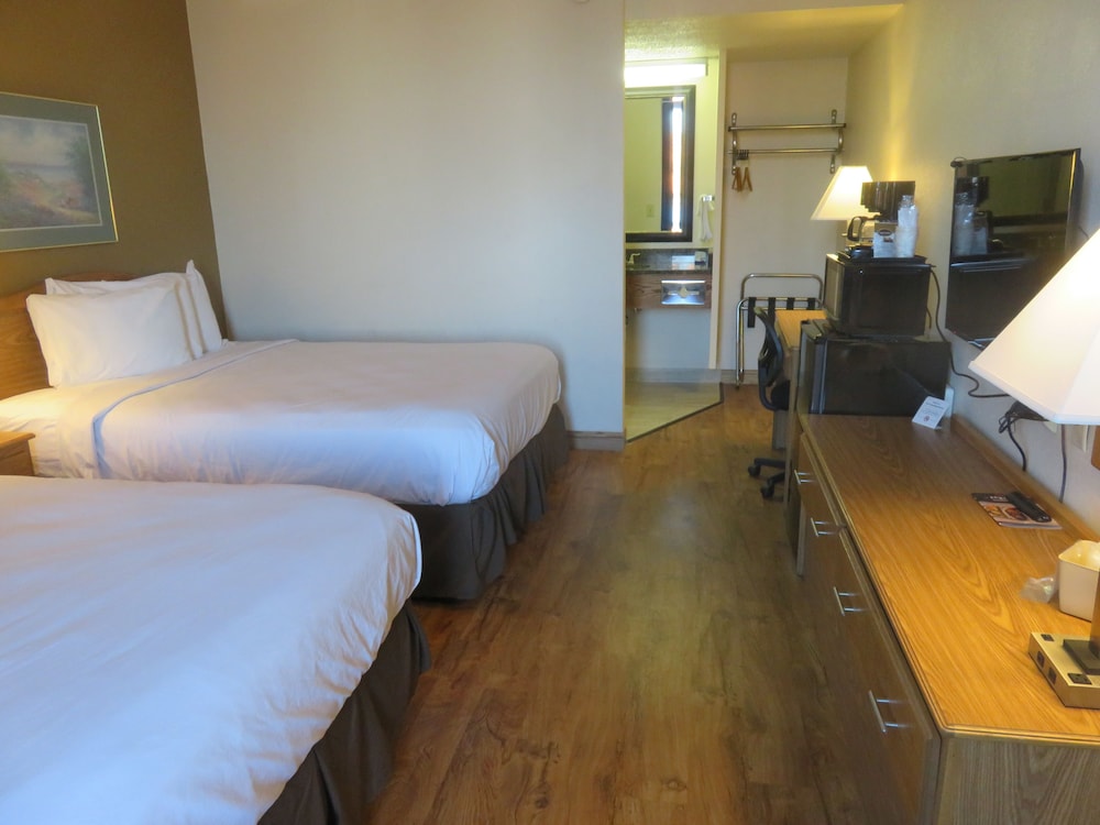 Baymont by Wyndham Fargo - photo 23