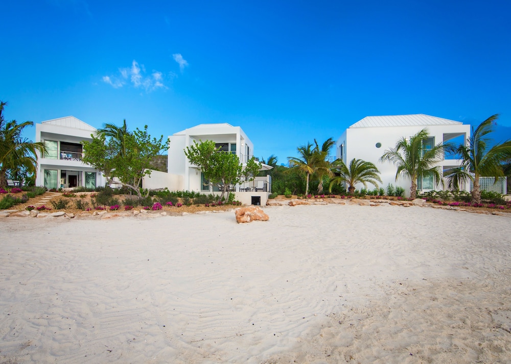 SulMare at Sapodilla Bay Luxury villas — 4-Star Luxury Hotel in Providenciales, Turks and Caicos Islands