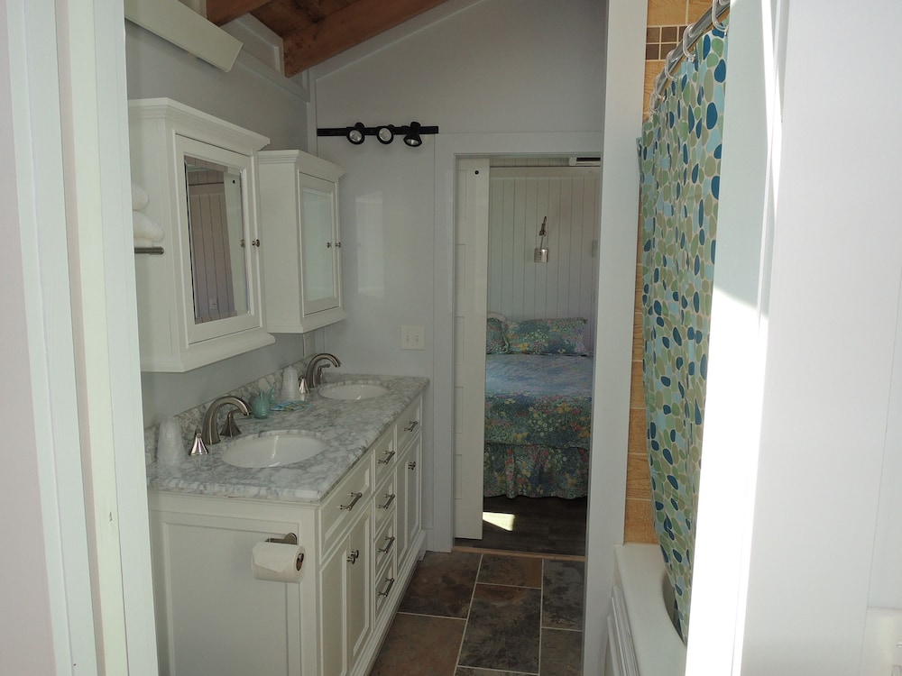 Shorelands Guest Resort and Cottages - photo 42