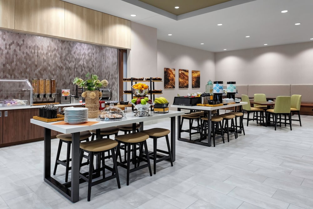 Hilton Garden Inn Chandler Downtown - photo 26