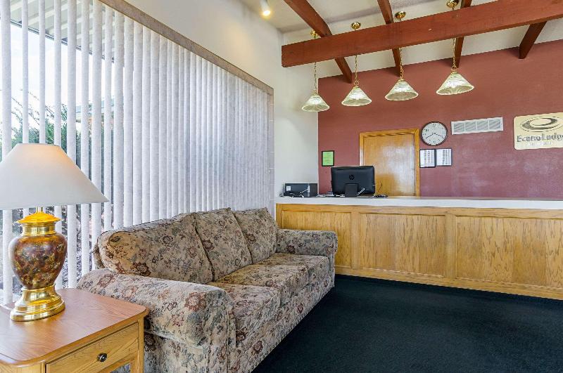 Econo Lodge Wakeeney - photo 13