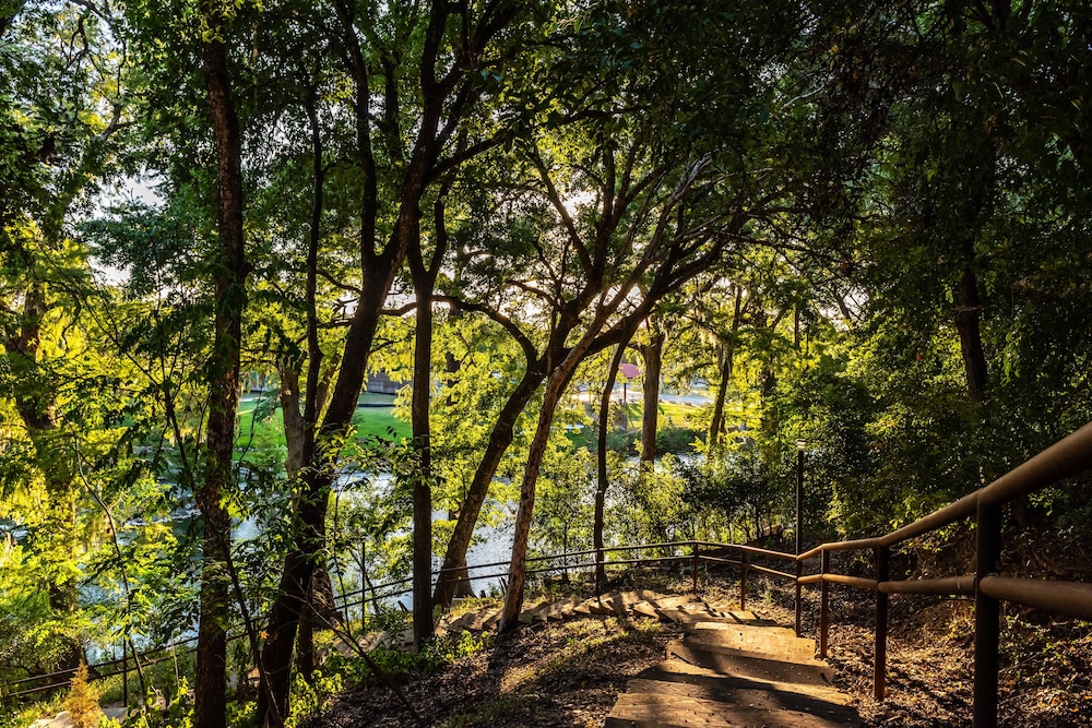 Gruene River Hotel & Retreat - photo 96