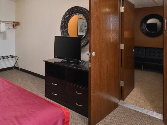 Red Coach Inn & Suites - photo 17