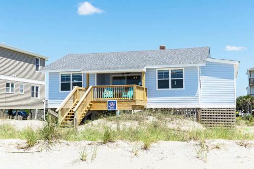 Salty But Sweet by Oak Island Accommodations - featured photo