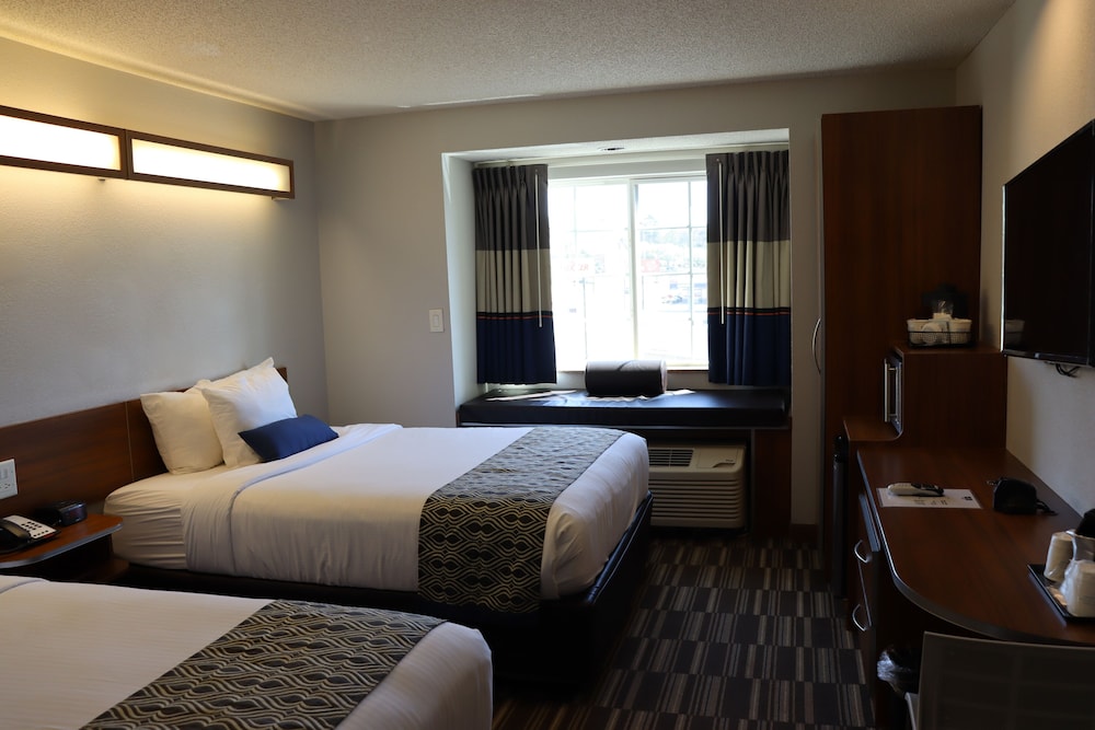 Microtel Inn & Suites by Wyndham Columbus Near Fort Benning - photo 32
