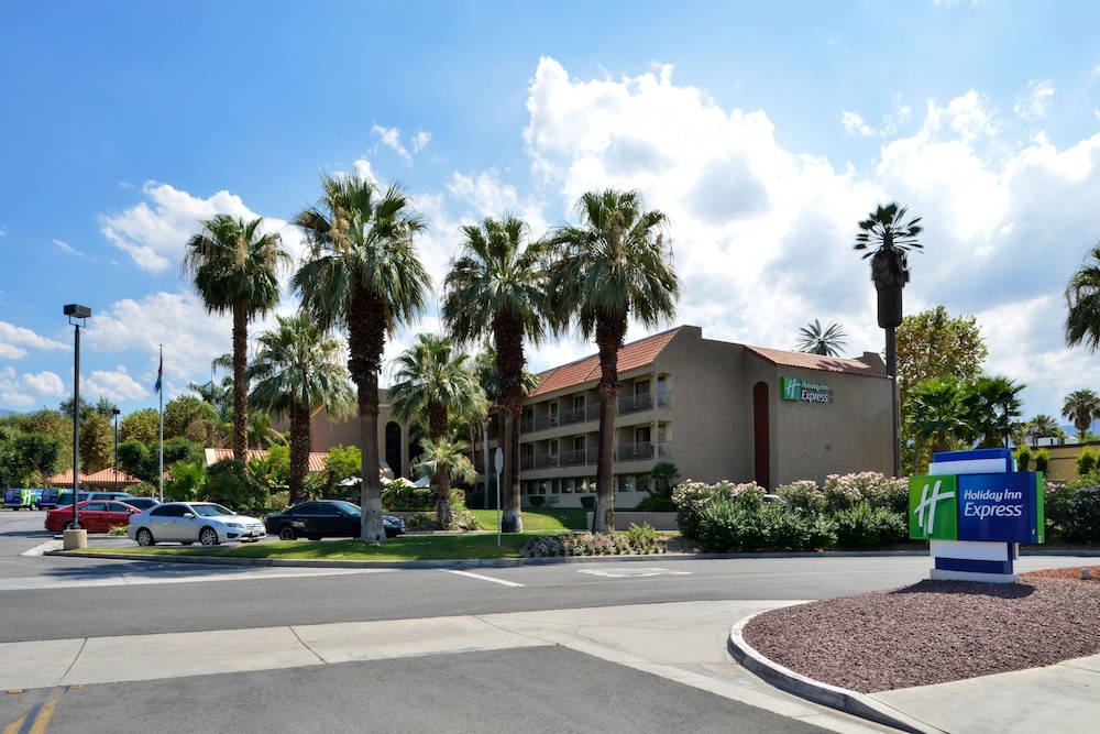 Holiday Inn Express Palm Desert by IHG - photo 48