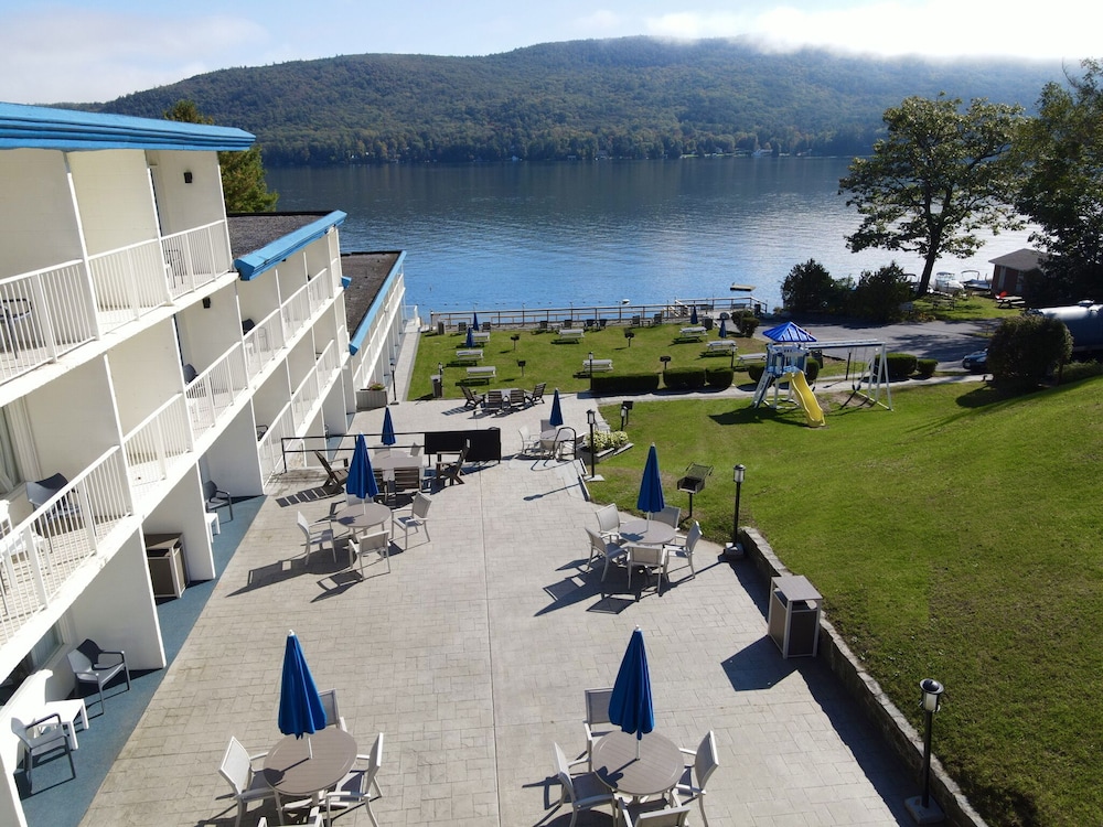Lakefront Terrace Resort — hotel in Glens Falls