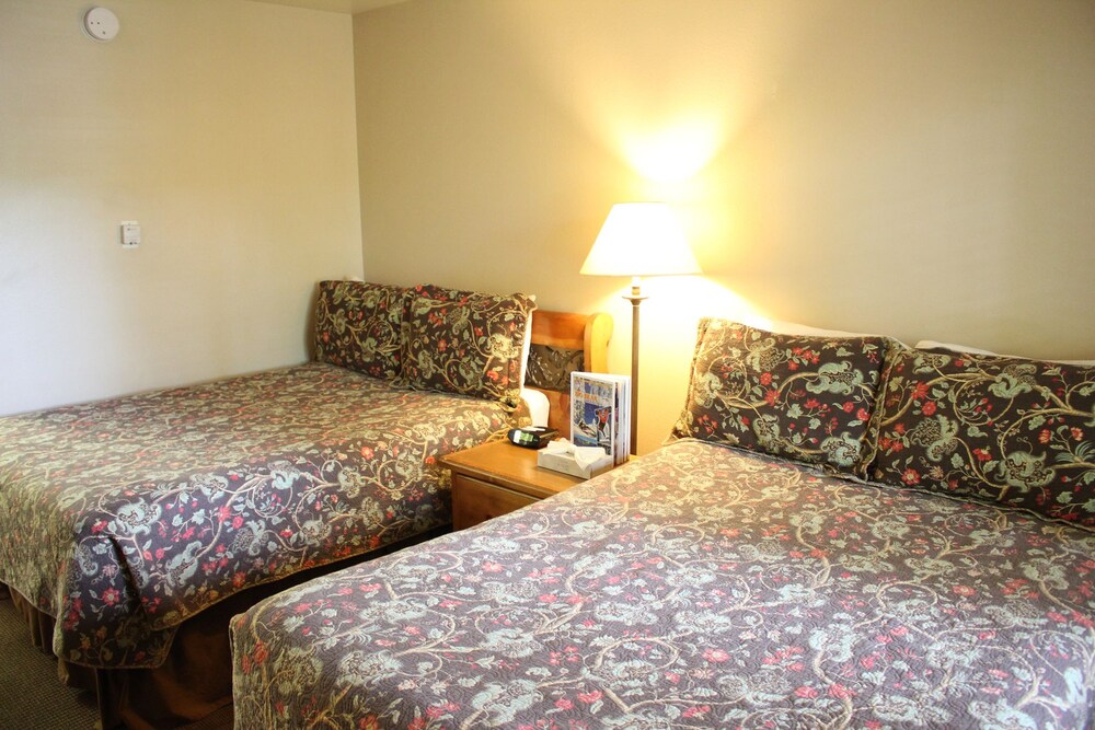 Sessions Retreat & Hotel - photo 29