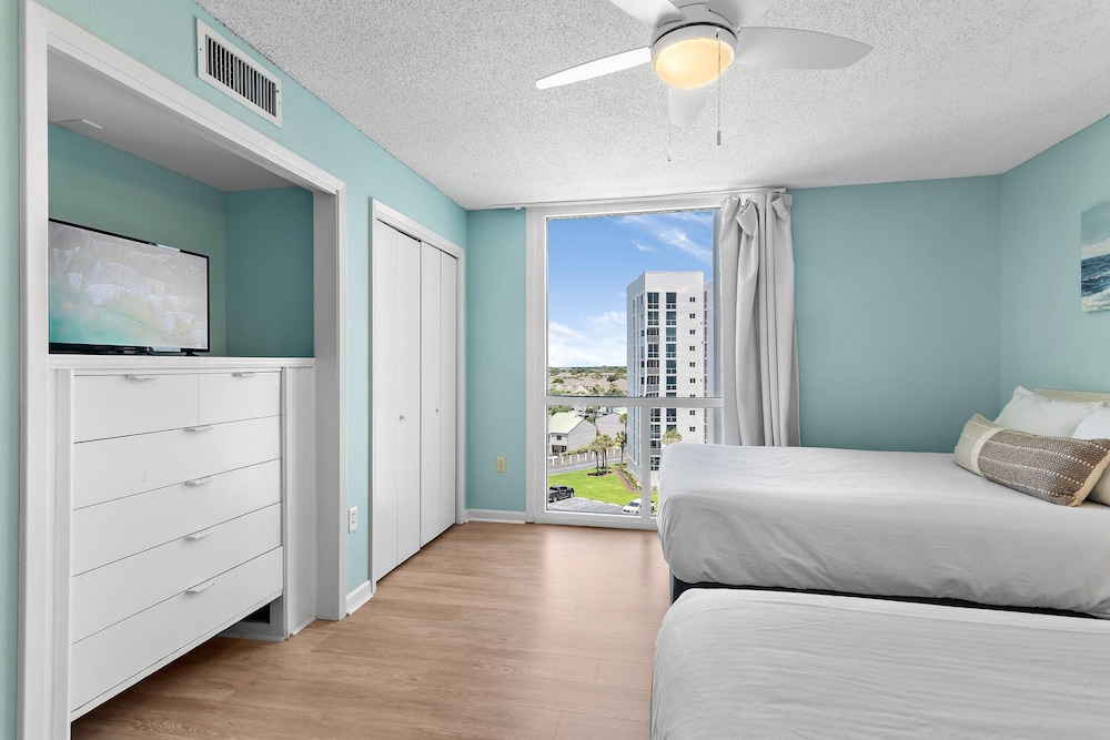 Shoreline Towers 1085 - photo 17
