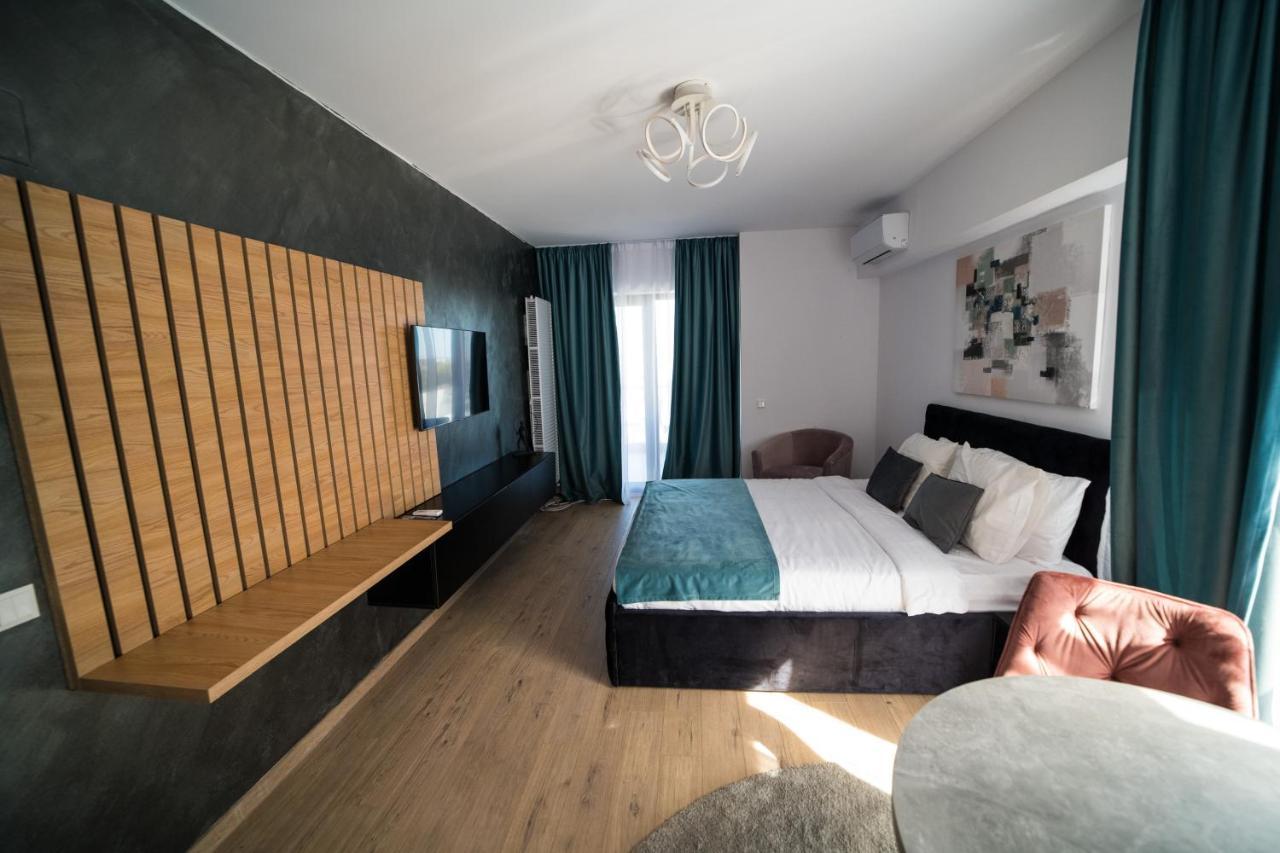 Garsoniera Turquoise Rezidential Moghioros Park — 4-Star Luxury Hotel in Bucharest, Romania