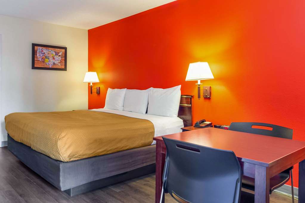 Econo Lodge Laurel - photo 8