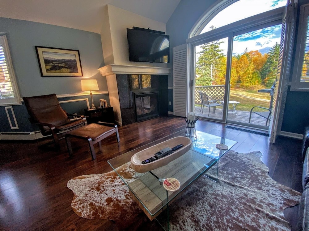 G3 Classy Bretton townhome with AC fast wifi great mountain views right on the golf course — Carroll — photo 3